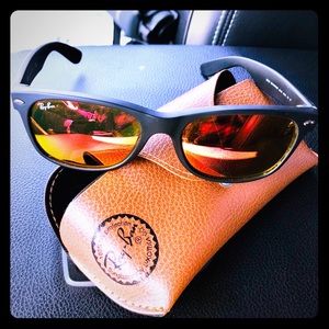 Men’s Ray-Ban Wayfarer Sunglasses